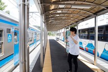 鈴村健一（撮影：草刈雅之）