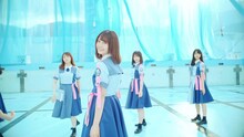 日向坂46「ドレミソラシド」MVのワンシーン。