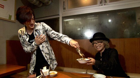 DAIGOとHYDE。(c)日本テレビ