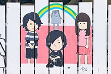 外壁に描かれているヤバイTシャツ屋さんのイラスト。