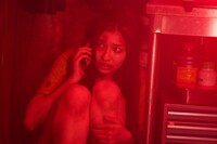 女子大生・荻原夏美を演じる吉川愛。