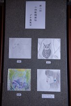 小林歌穂画伯によるプチ個展の様子。