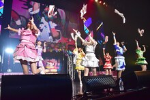 「あっぱれサマーっ!!」を披露する天晴れ！原宿。