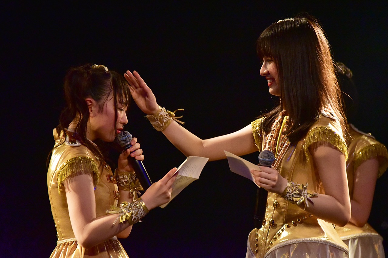 左から播磨怜奈、雨宮かのん。