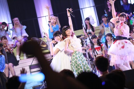 バンドじゃないもん! MAXX NAKAYOSHI with 藤咲彩音&鹿目凛(Photo by cherryman)