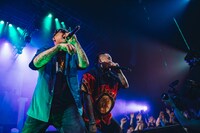 左からMACCHO（OZROSAURUS）、ANARCHY。（Photo by cherry chill will.）