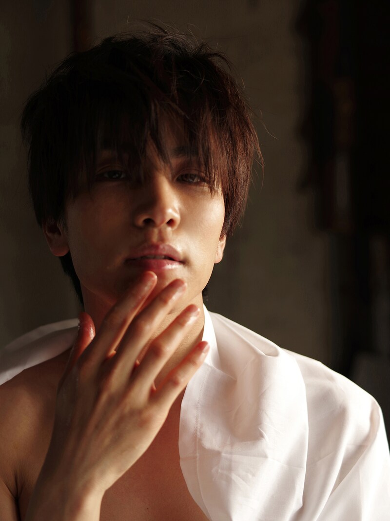 岩田剛典（三代目 J SOUL BROTHERS from EXILE TRIBE、EXILE）3rd写真集（タイトル未定）より。 (c)永瀬正敏　(c)講談社