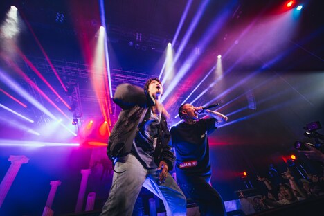 左からJin Dogg、ANARCHY。(Photo by cherry chill will.)