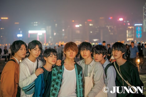 「M!LKサード写真集 香港みるくチャッ」より。