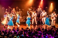 東京スカパラダイスオーケストラとBiSHのセッションの様子。（撮影：青木カズロー）