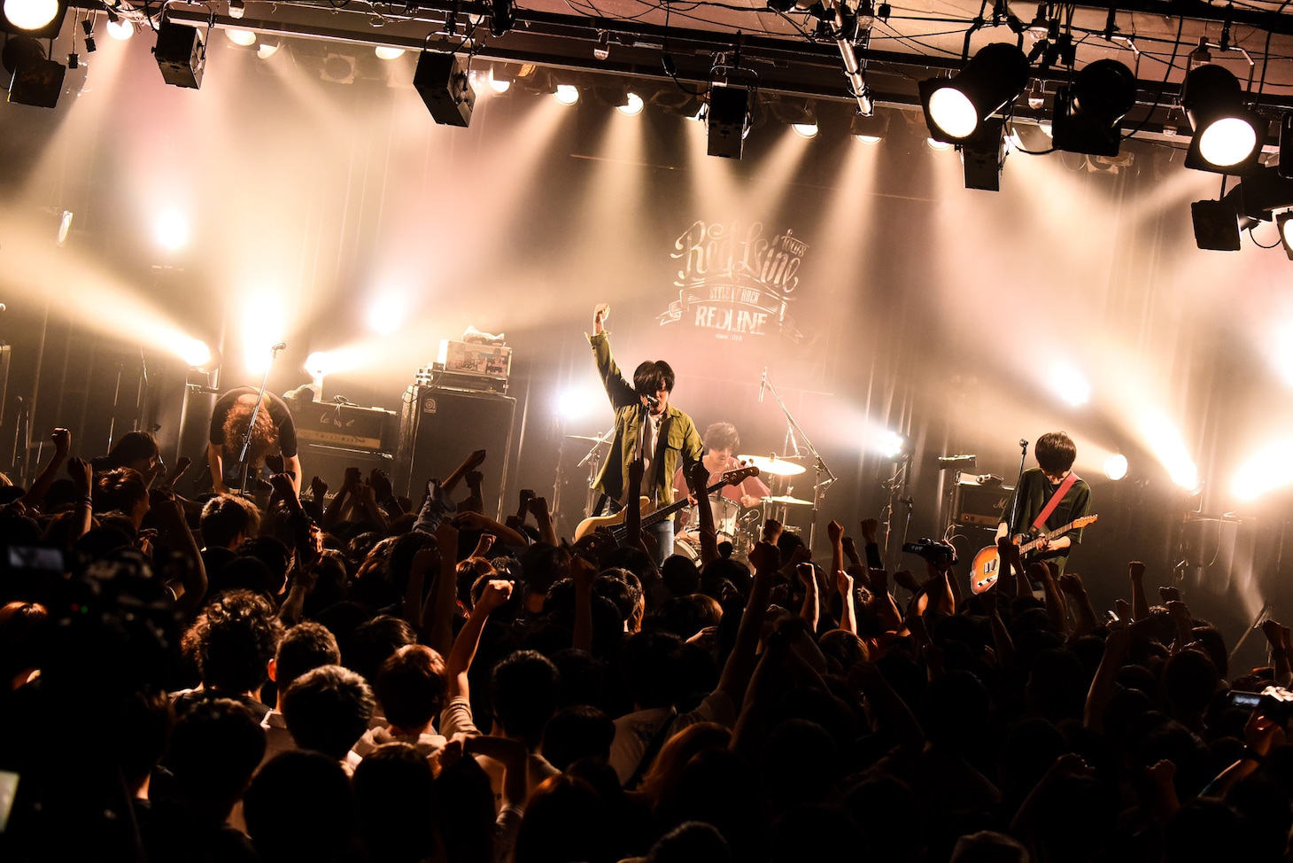 THE FOREVER YOUNG（Photo by Masanori Fujikawa）