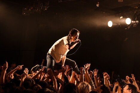 橋本学（Vo）（Photo by Masanori Fujikawa）