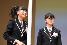 左から田中美空、吉田爽葉香。