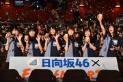 左から丹生明里、河田陽菜、小坂菜緒、加藤史帆、齊藤京子、佐々木久美。