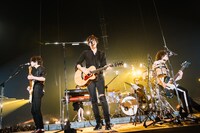 [ALEXANDROS]（撮影：ハタサトシ）