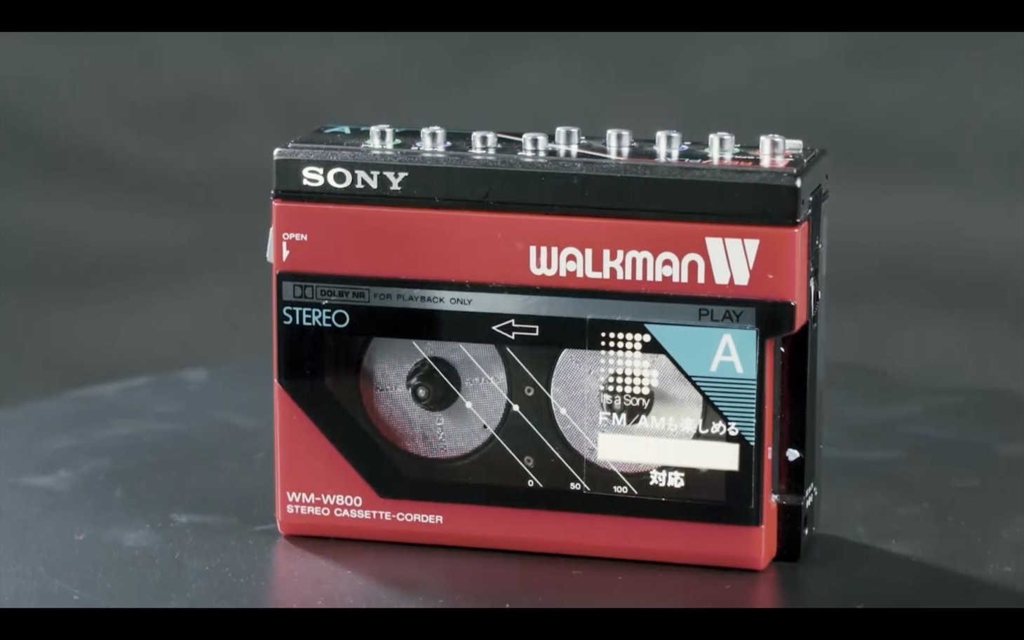 「Red Bull presents Playing It Old School」のワンシーン。