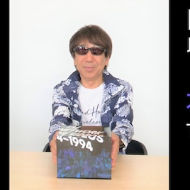 TMNボックスを開封&収納する木根尚登