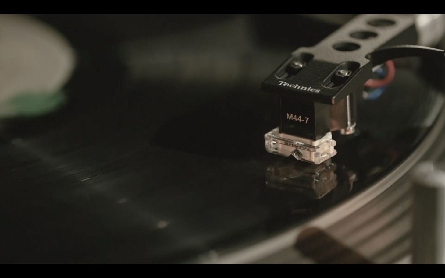 「Red Bull presents Playing It Old School」のワンシーン。
