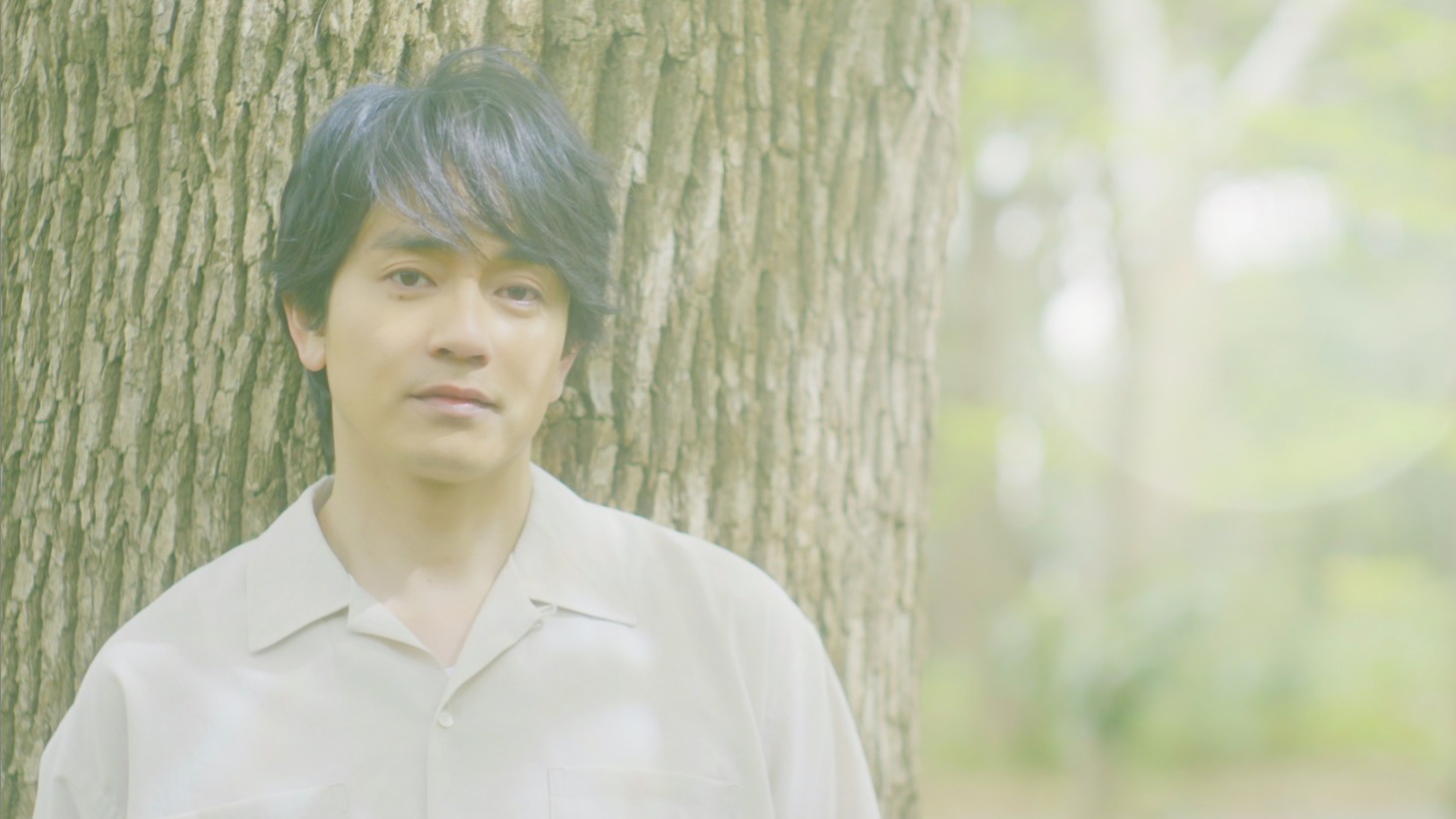 青柳翔「HOME」ミュージックビデオのワンシーン。
