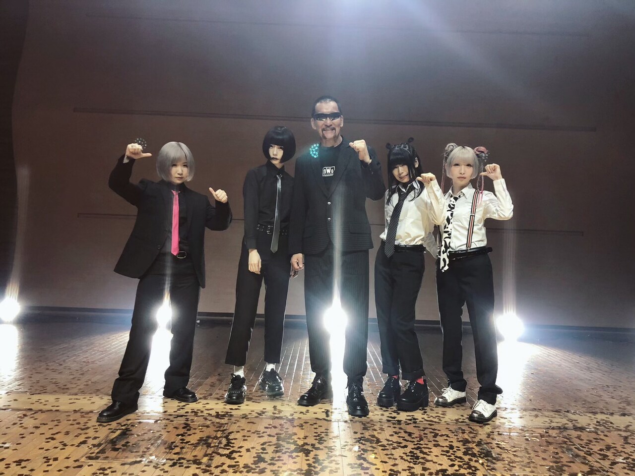 ゆるめるモ！「さよなら世界」MVでマジックに挑戦、蝶野正洋がゲスト出演