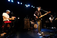 「Curly Giraffe tour “a taste of dream”」東京・WWW X公演の様子。（撮影：前原猛）