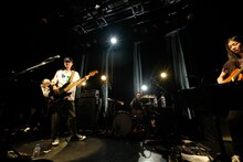 「Curly Giraffe tour “a taste of dream”」東京・WWW X公演の様子。（撮影：前原猛）