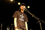 Curly Giraffe(Vo, B)(撮影:前原猛)