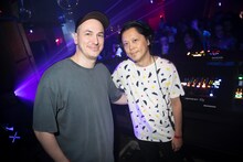 左からドゼム、KEN ISHII。