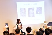 高山一実のトークイベントの様子。