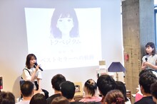高山一実のトークイベントの様子。