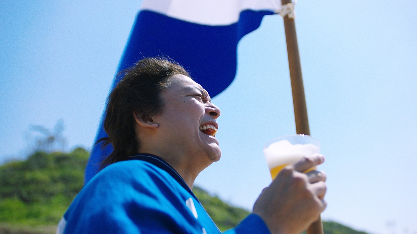 「オールフリー」新CM「ノンアル維新！夏だ、自由だ。」編のワンシーン。