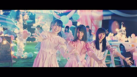 日向坂46｢キツネ｣ミュージックビデオのワンシーン。