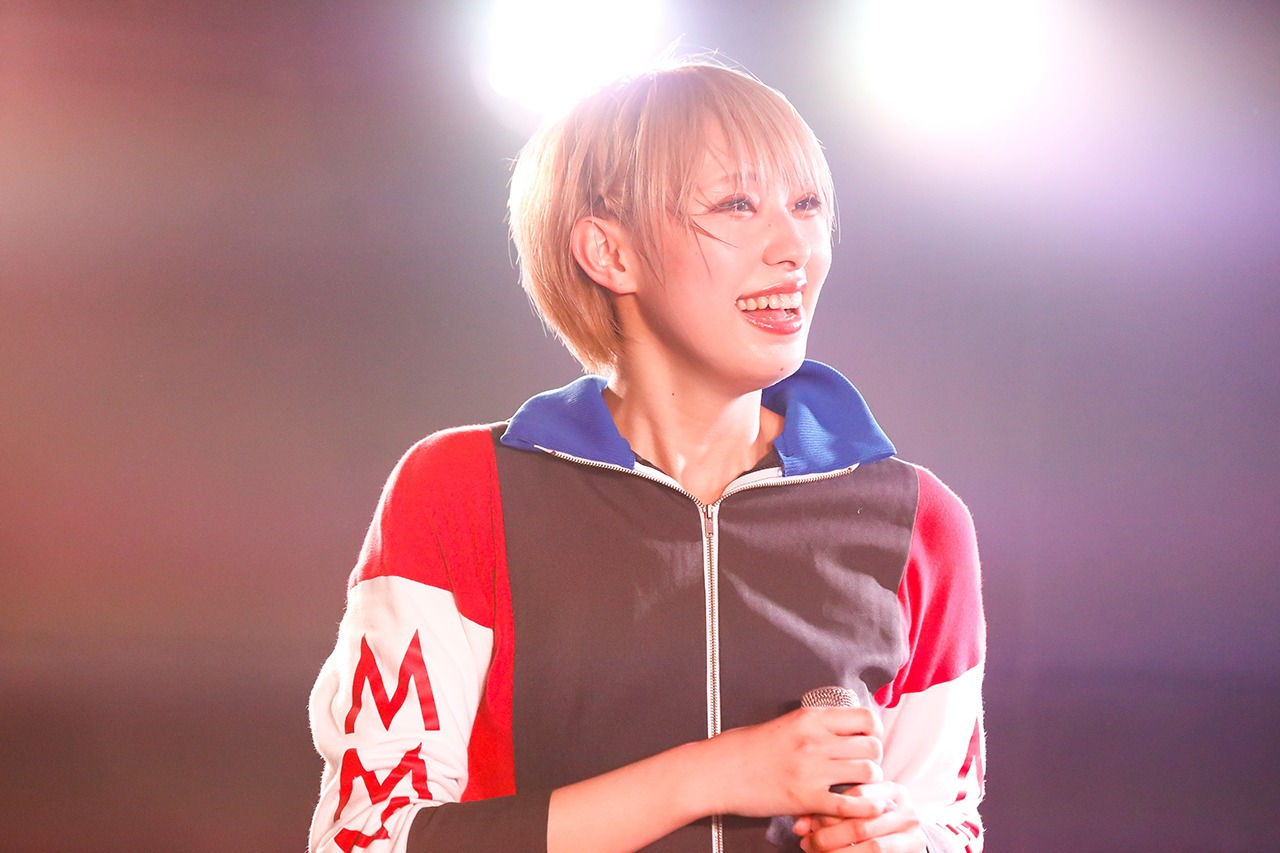 momo（写真提供：エイジアプロモーション）