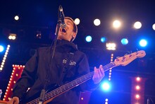 Keisaku “Sit” Matsu-ura（Vo, B / COUNTRY YARD）（Photo by Yasumasa Handa［showcase］）