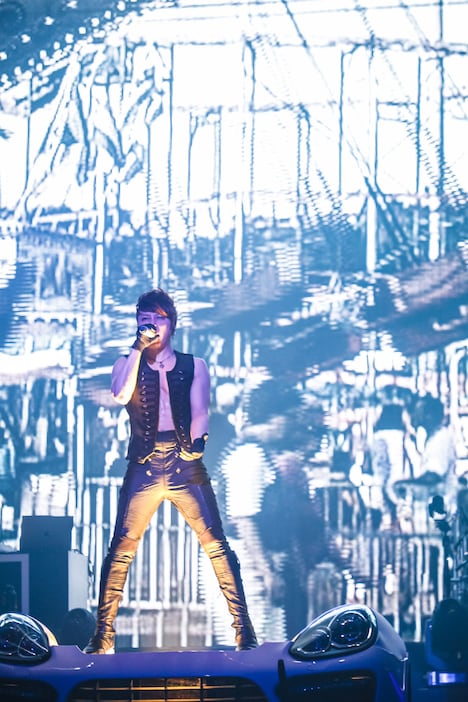 西川貴教「Takanori Nishikawa LIVE TOUR 001［SINGularity］」Zepp Tokyo公演の様子。（Photo by CHIE KATO［CAPS］)　