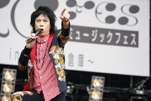 尾形回帰（Vo / HERE）（撮影：中島たくみ）