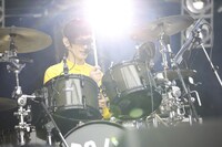 ヤノマサシ（Dr, Vo / POLYSICS）（撮影：中島たくみ）