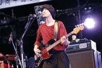 加藤慎一（B / フジファブリック）（撮影：中島たくみ）