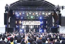 「『MUSiC』フェス～私立恵比寿中学開校10周年記念 in 赤レンガ倉庫～」の様子。（撮影：中島たくみ）