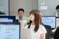 「スプライト」新CM「スプライト 瞬間ダイブ」編メイキングカット。