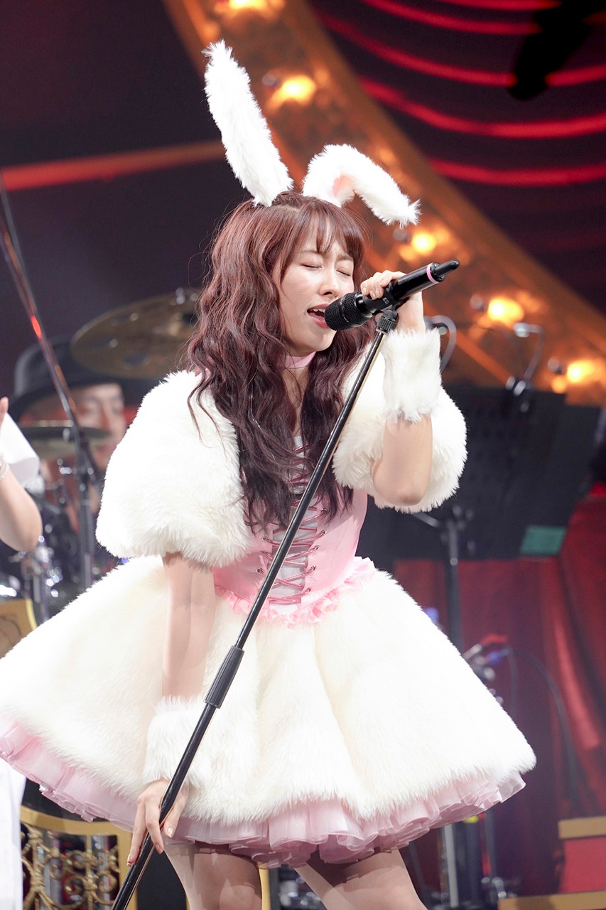 佐々木彩夏（撮影：上飯坂一、小境勝巳）