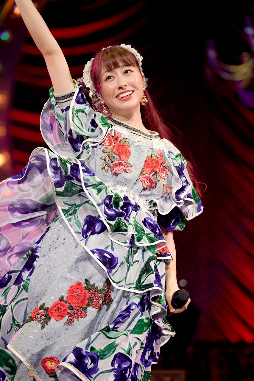 佐々木彩夏（撮影：上飯坂一、小境勝巳）