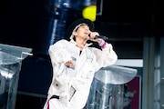 野田洋次郎(Vo, G, Piano)(Photo by Takeshi Yao)