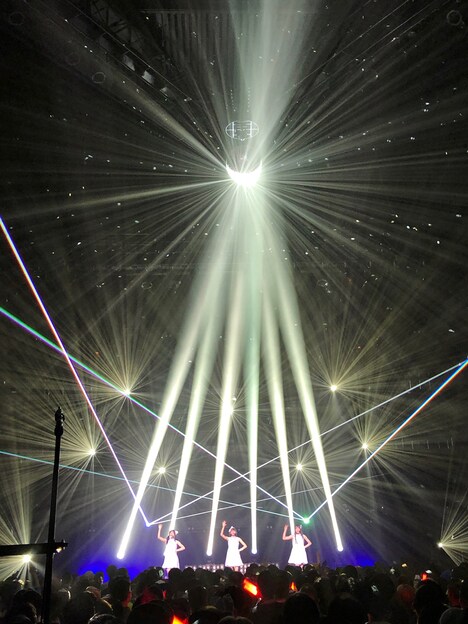 「彗星のステージ」を披露するTask have Fun。(写真提供:Velvet management)