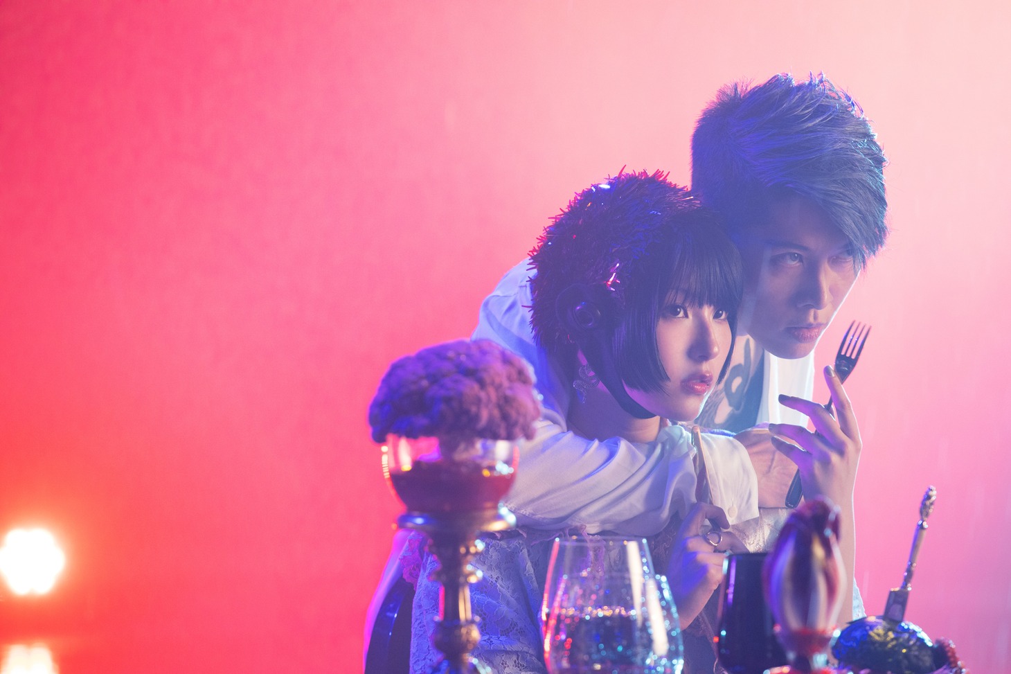 左からDAOKO、MIYAVI。