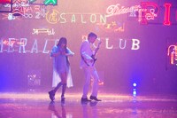 左からDAOKO、MIYAVI。