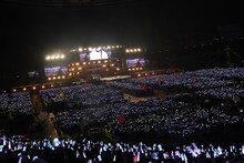 まふまふ「ひきこもりでもLIVEがしたい！～すーぱーまふまふわーるど2019＠メットライフドーム～」の様子。（撮影：加藤千絵［CAPS］/ 小松陽祐［ODD JOB］ / 新澤和久 / 堀卓朗［ELENORE］）