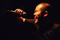 アフロ（MOROHA）（撮影：西槇太一）