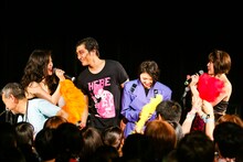 ベッド・イン「バブル講座」の様子。（撮影：新倉映見）