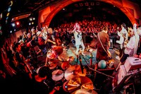 アルカラのアンコールの様子。（撮影：西槇太一）